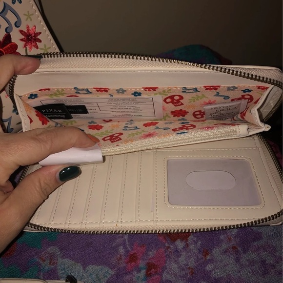 White Coco Satchel turn Crossbody bag - Picture 8 of 12